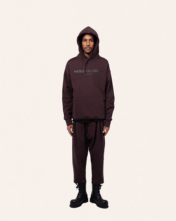 RELAXED FIT STANDARD LOGO HOODIE IN BROWN (1) RELAXED FIT STANDARD LOGO HOODIE IN BROWN (1)
